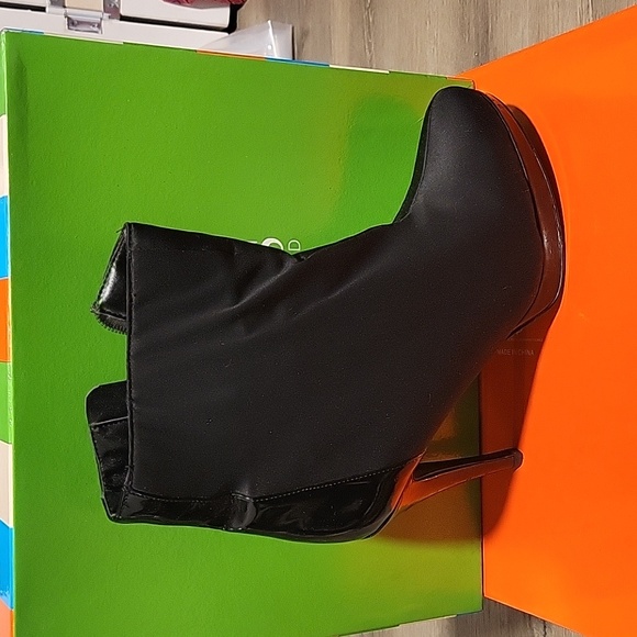 Charles by Charles David bootie - Picture 2 of 12